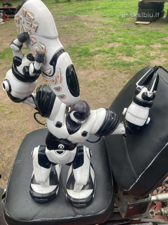 Originalus Wowwee Robosapien V1 2004m su pultu