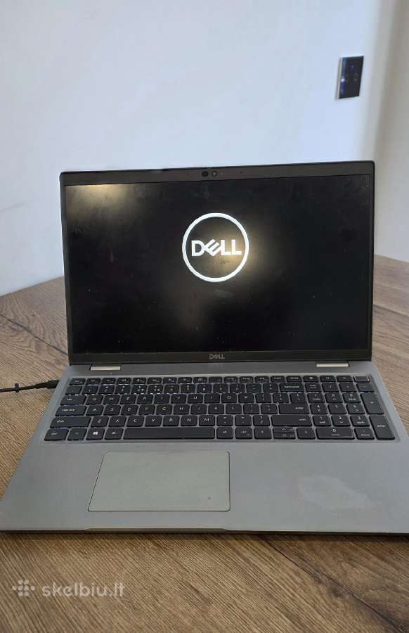 Latitude 5520 i5/8g