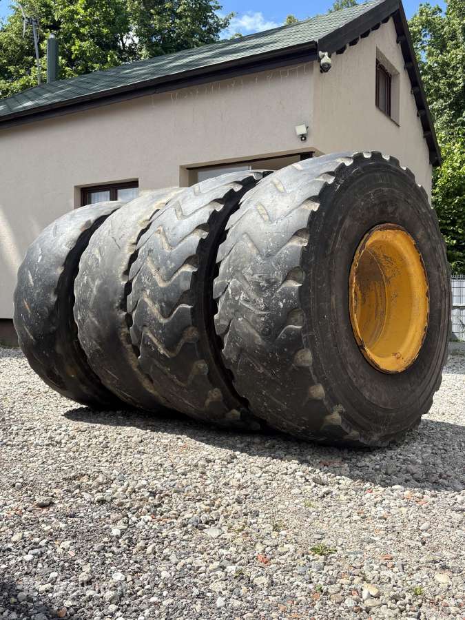 23,5r25 Michelin Xha2 Padangos su ratlankiais - nuotraukos Nr. 2
