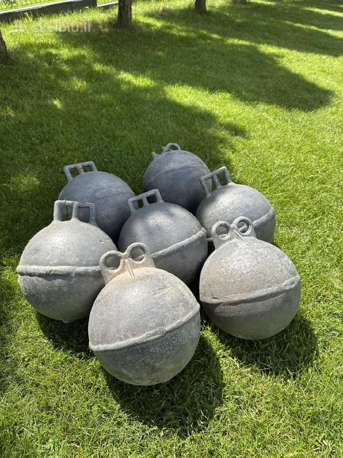 Parduodami jūriniai plūdurai