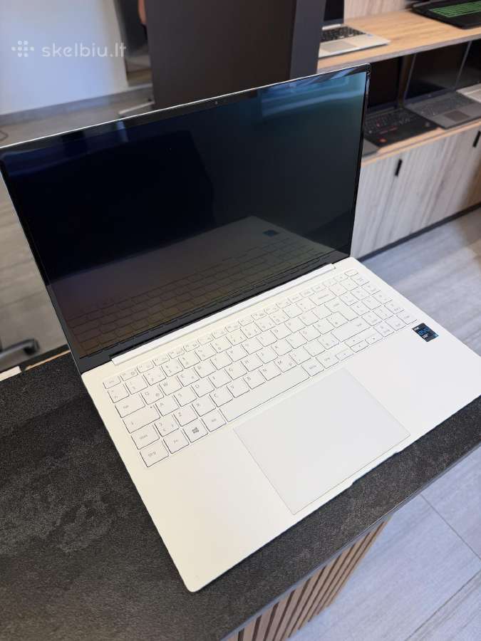 Samsung Galaxy Book Pro Np950xdb 15.6" Oled ekrana