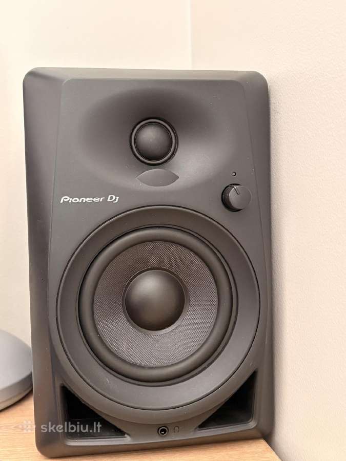 Pioneer Dm-40