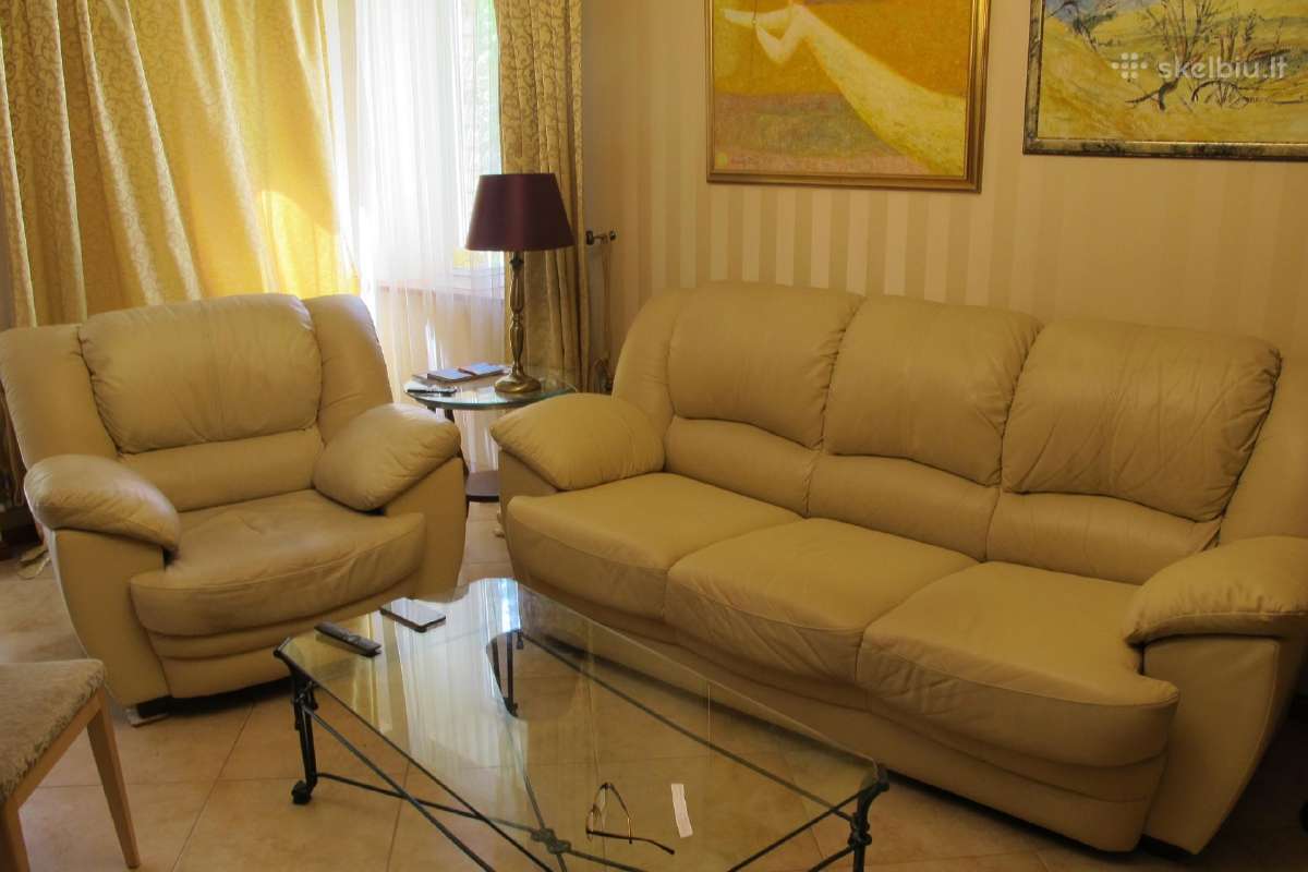 Parduodame minkštus svetainės odinius baldus