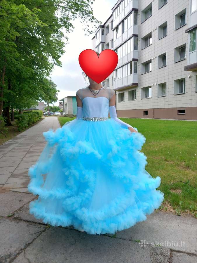 Šventinė suknelė, prabangi.