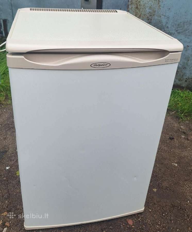 Hotpoint mini šaldytuvas su šaldymo kamera