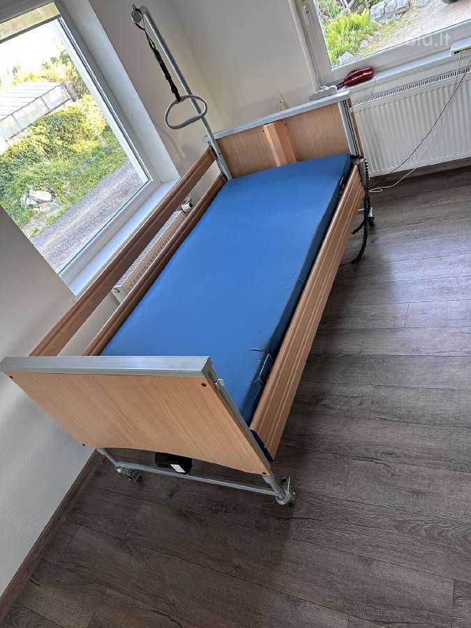 Daugiafunkcinė slaugos lova