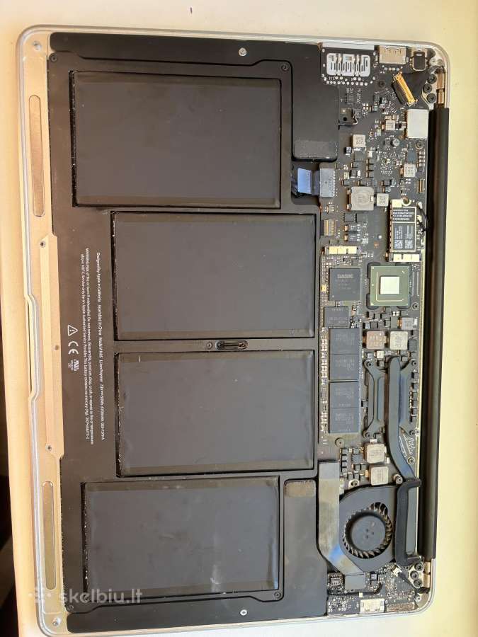 Apple MacBook air 2011 metų, dalimis
