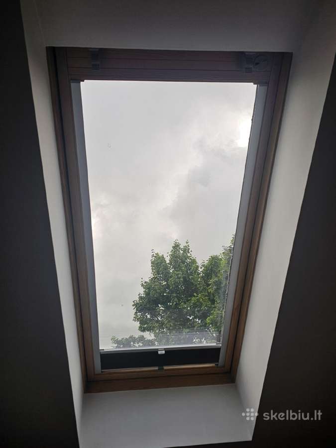Parduodami 3 Velux, 4 Plastikiniai langai