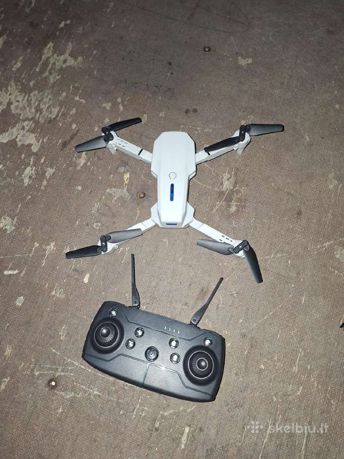Dronas naudota 3 kartus o poto nusibodo.