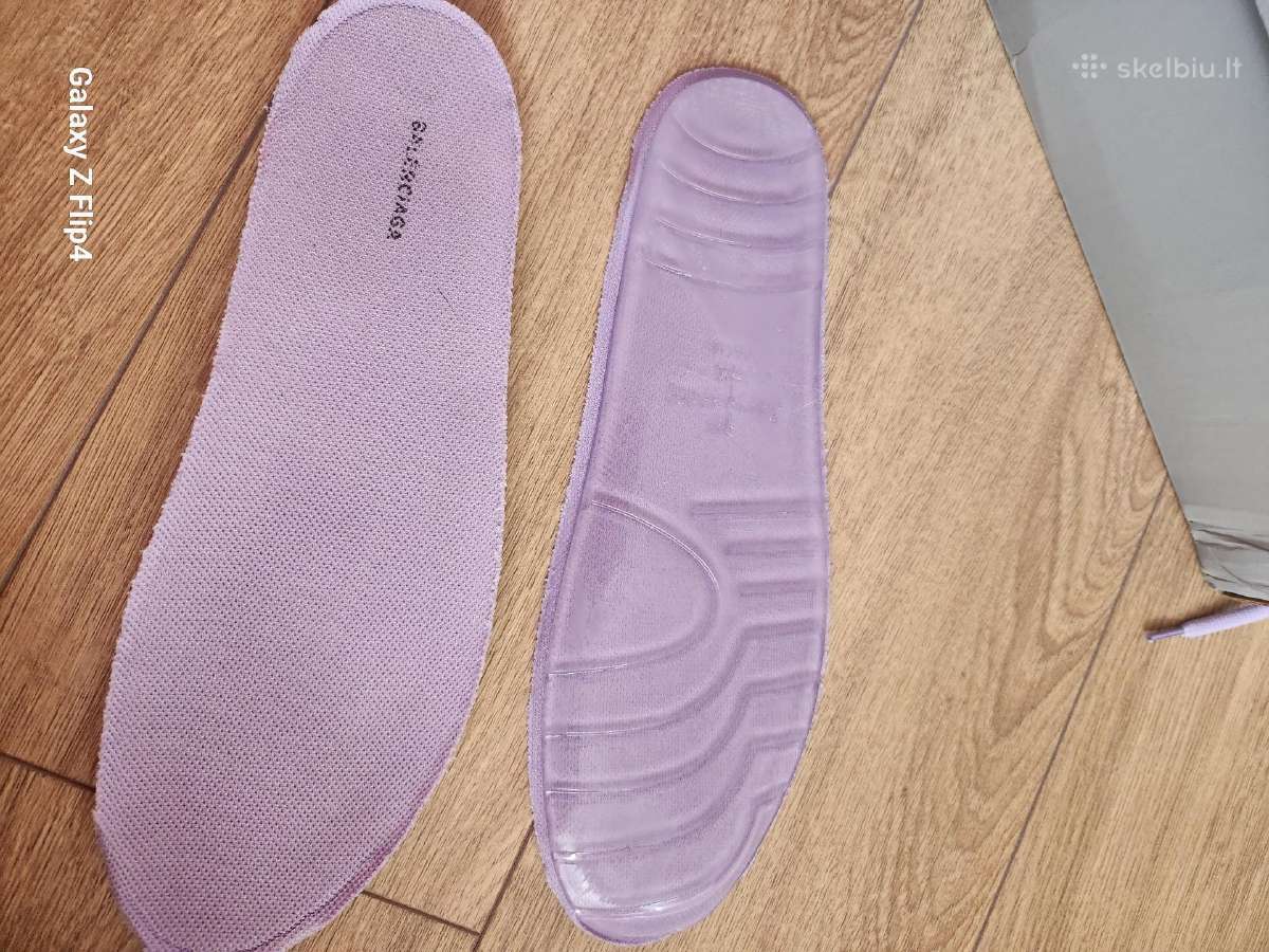 Balenciaga kedai - nuotraukos Nr. 4
