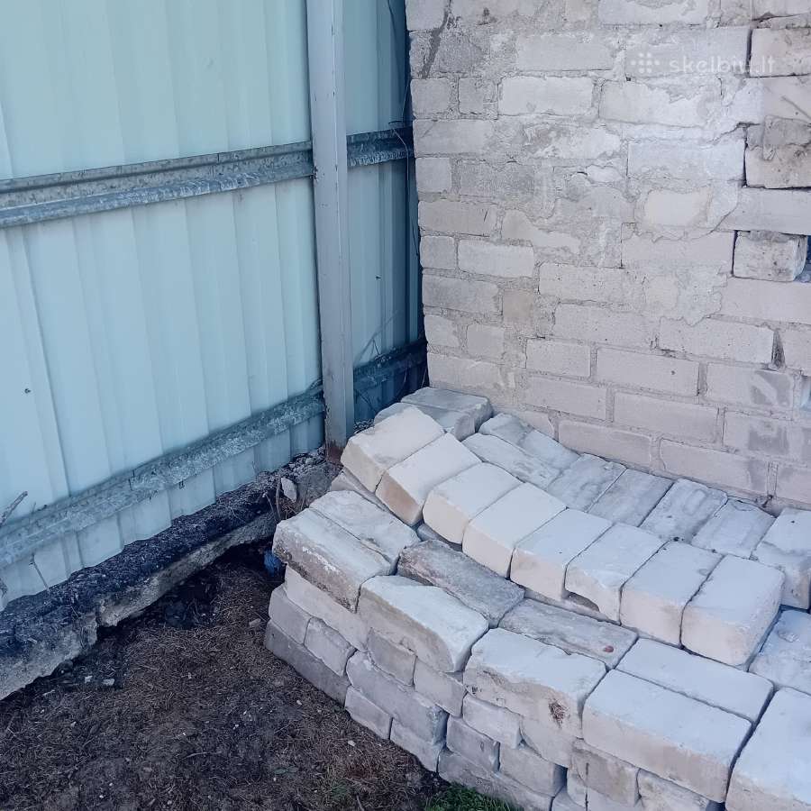 Gruzas ir plytos