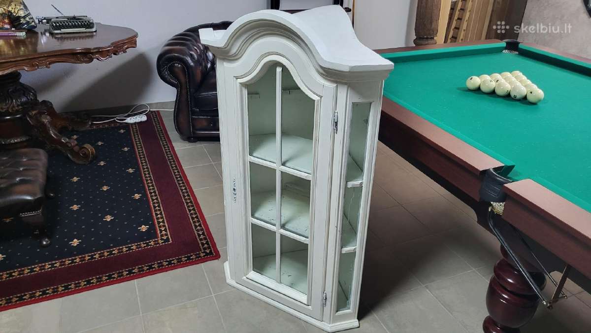 Kampinė medinė spintelė 39eur