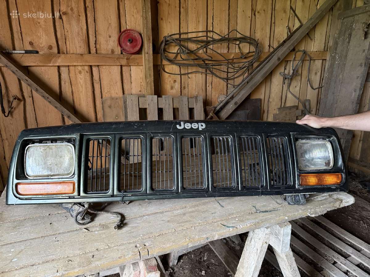 Jeep Cherokee Xj facelift priekis