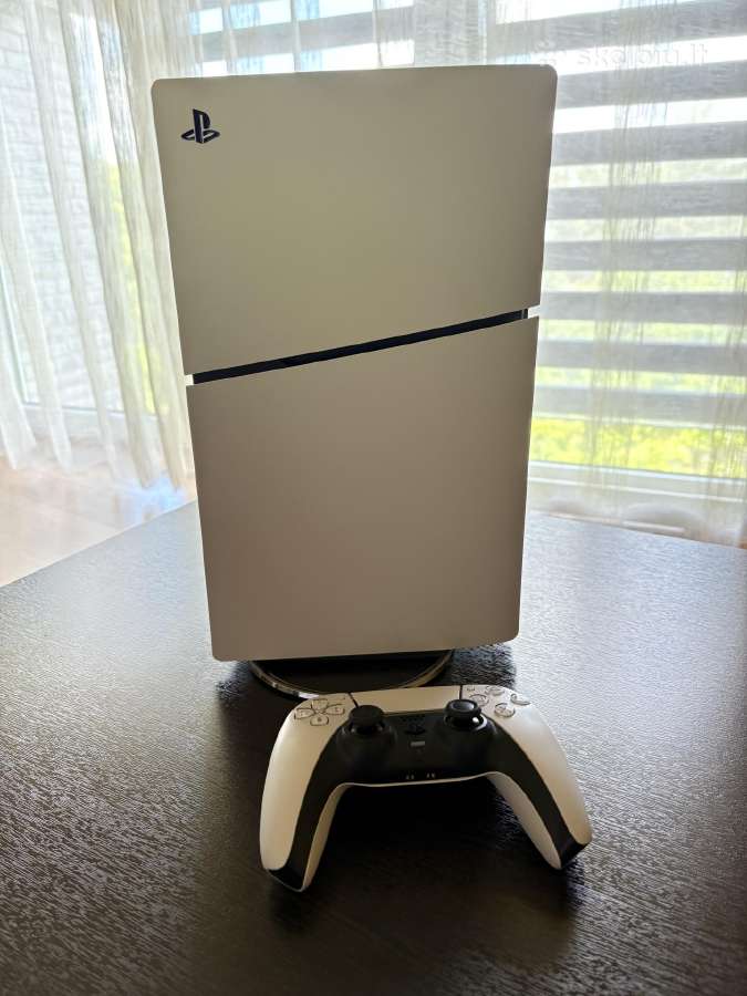 Sony Playstation 5 Slim su garantija
