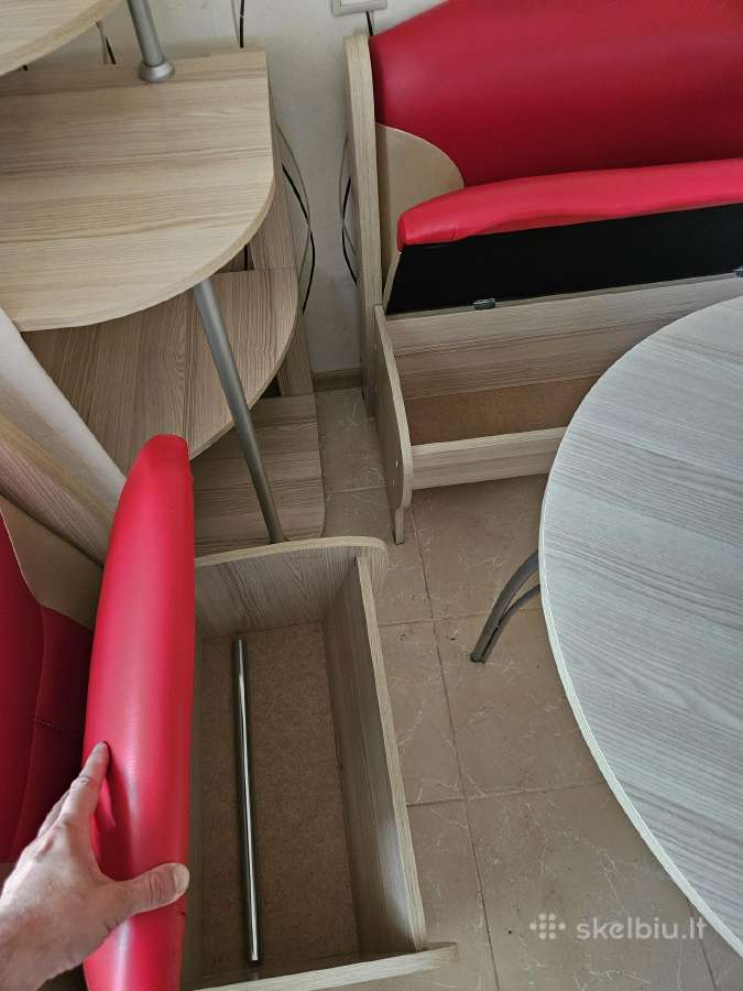 Virtuvės minkštas kampas su stalu - nuotraukos Nr. 6