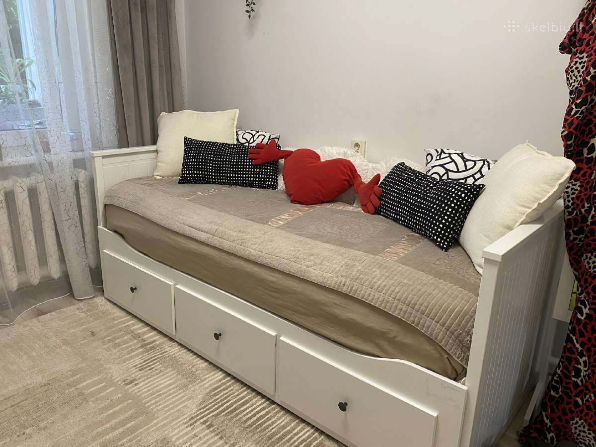 Parduodama Ikea Hemnes kušetė / lovos rėmas su 3s