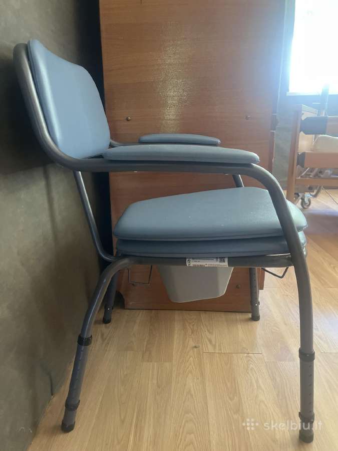 Neįgaliųjų kėde tusletas