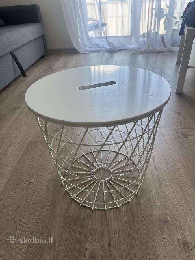 Apvalus baltas Ikea staliukas