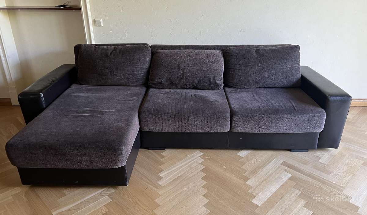 Sofa - kampas, išsitiesia į dvigulę lovą