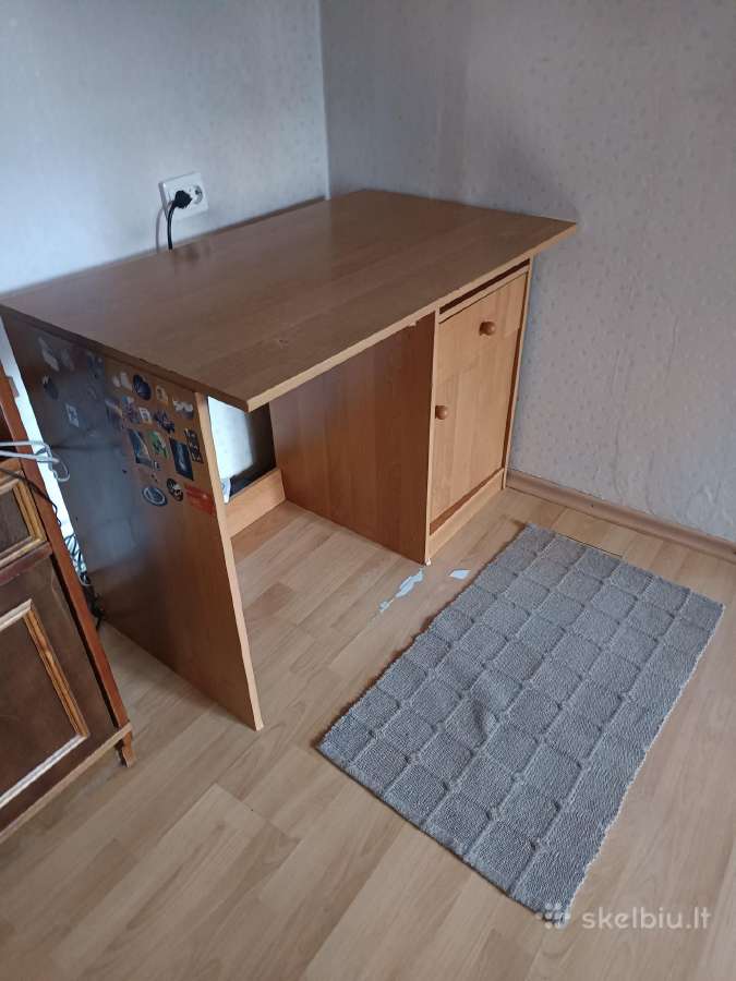 Dovanoju rašomą stalą