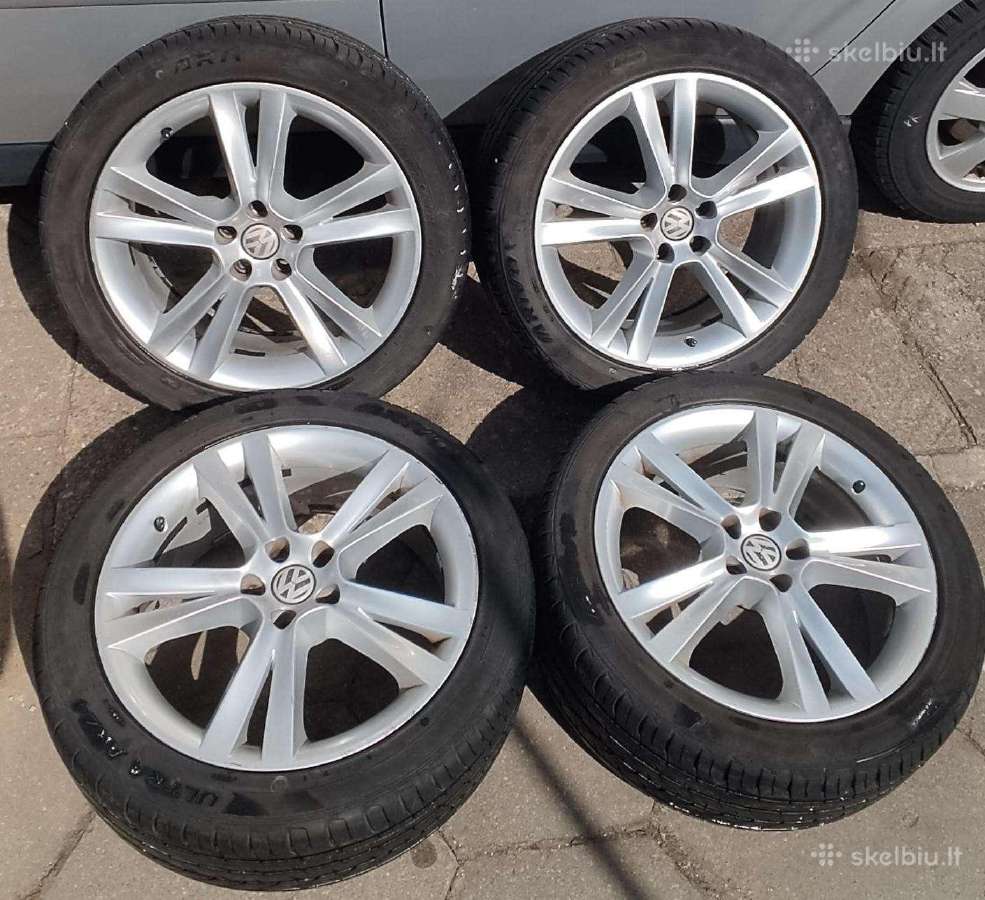 R17 su geromis padangomis