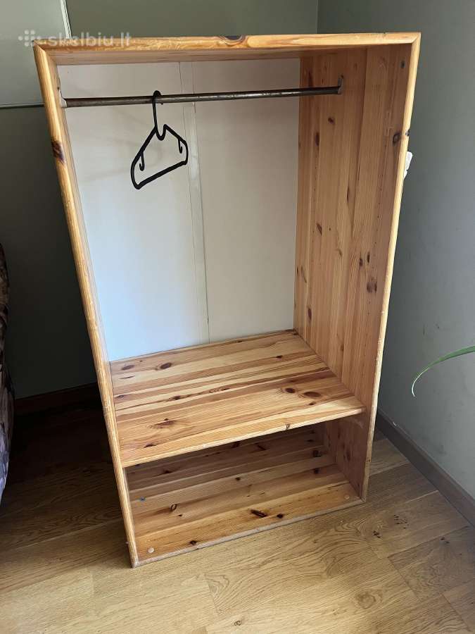 Tvirta medinė vaikiška spinta