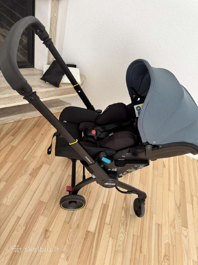 Doona Xautomobilinė kėdutė puikios būklės.