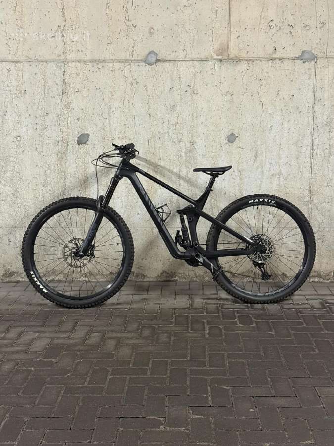Canyon Strive CF 7 kalnų dviratis