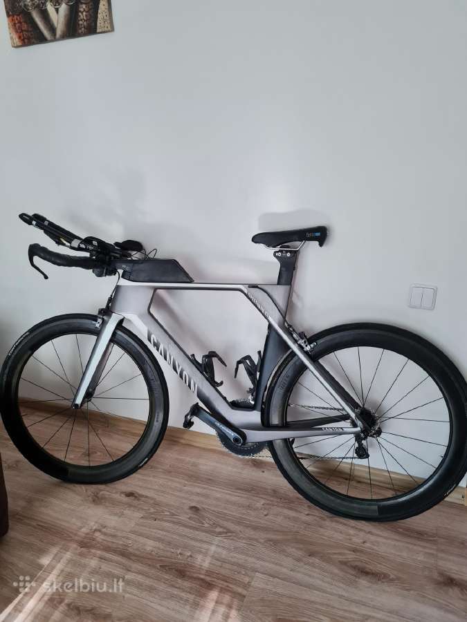 Canyon Speedmax CF 9.0 Di2 triatlono dviratis