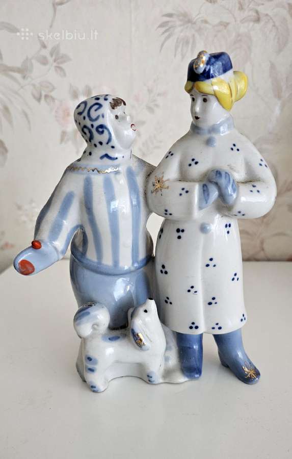 Vintažinė tarybinės porcelianinė skulpturėlė.