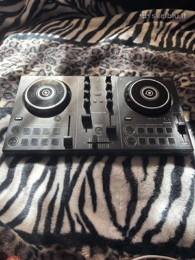 Dj pultas Pioneer Ddj-200