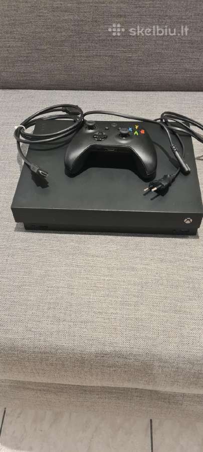 Parduodu Xbox One X konsolę -170€