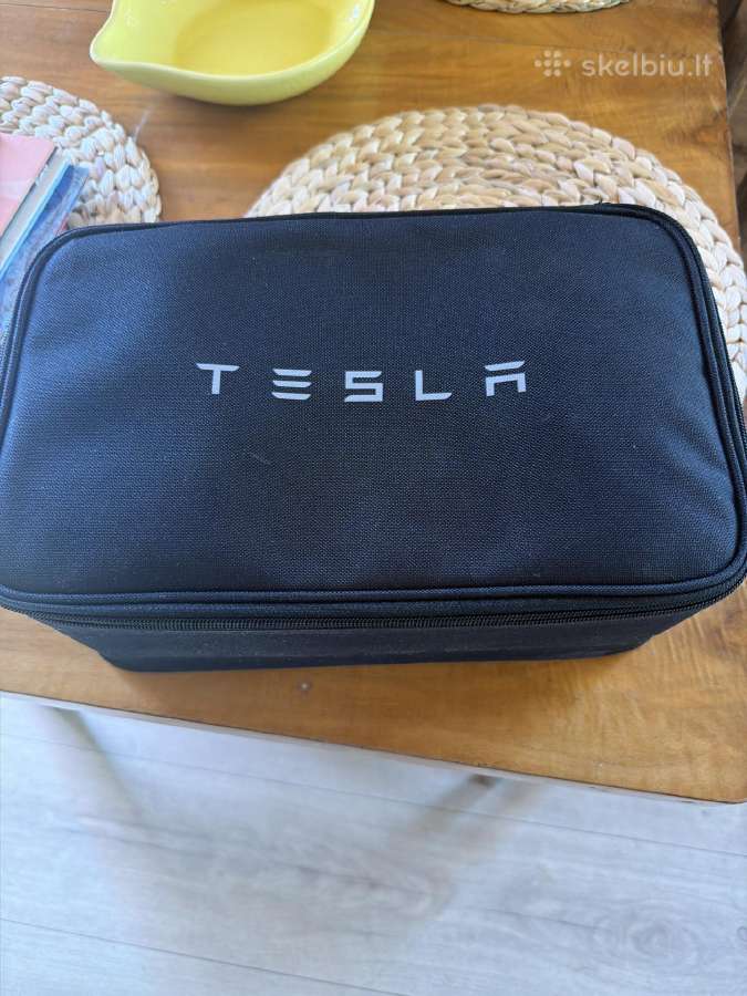 Visiškai naujas Tesla model Y kablys/komplektas