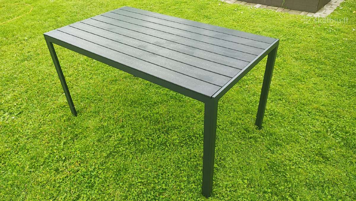 Lauko stalas, juodos sp., 140 x 80 x 74 cm.