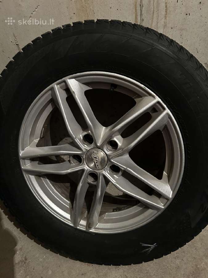 215/65 R16