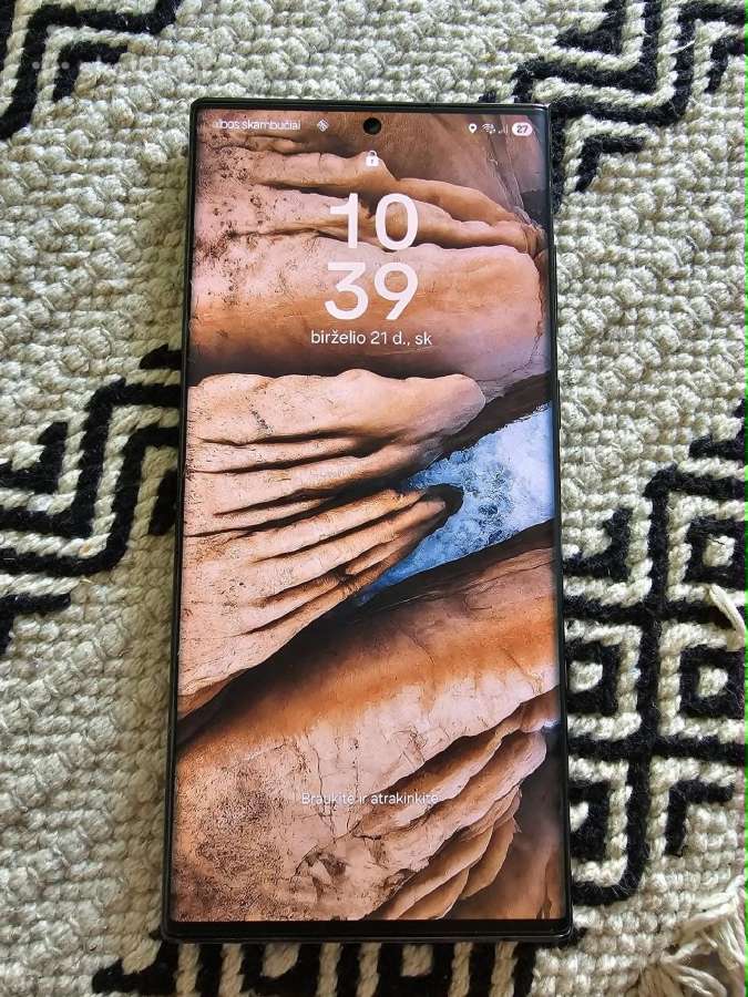 Samsung s22ultra (12gb RAM 256 rom)