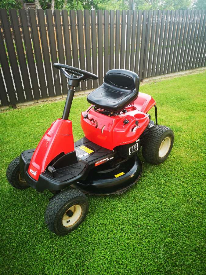 Sodo traktoriukas Mtd 76 Sde