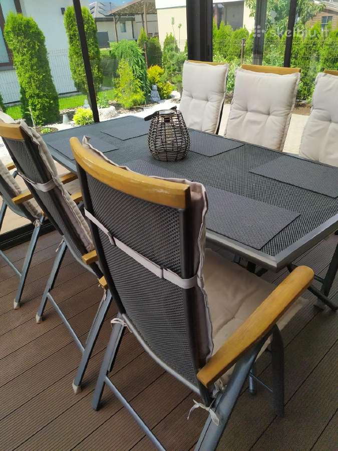 Lauko stalas ir kėdės