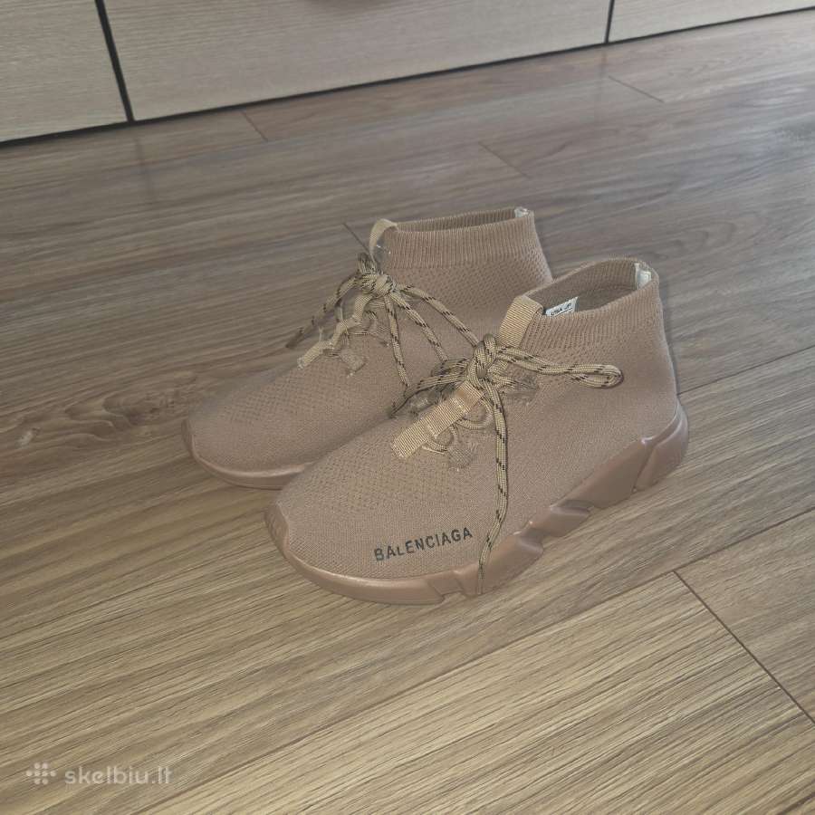 Balenciaga mot batai - nuotraukos Nr. 2