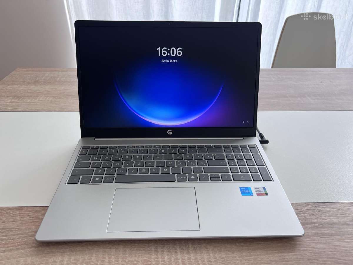 Hp 15 (i5-1334u / 16gb RAM / 512gb SSD / Win11)