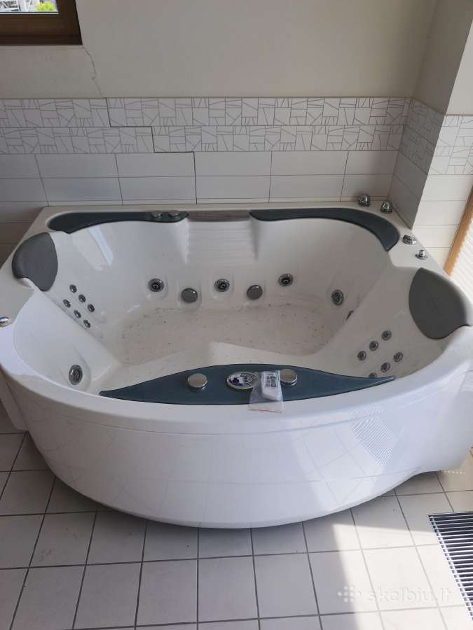 Parduodame hidromasažinę vonią Victory Spa
