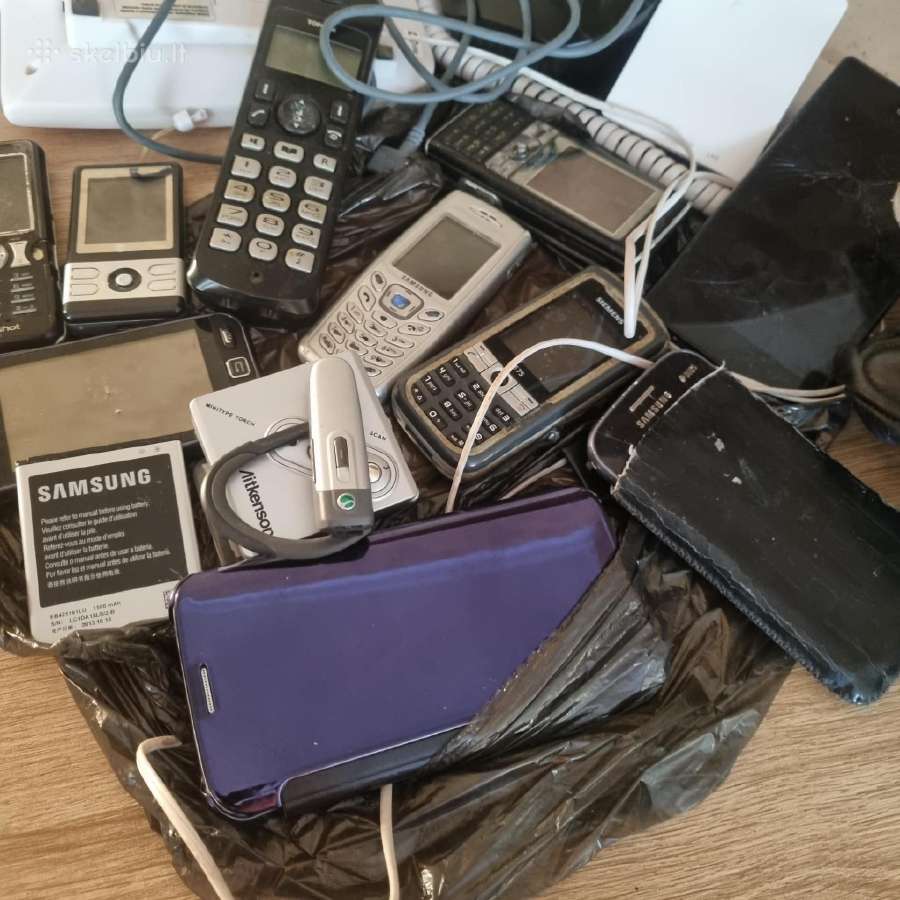 Elektronikos rinkinys: telefonai, GPS navigacijos