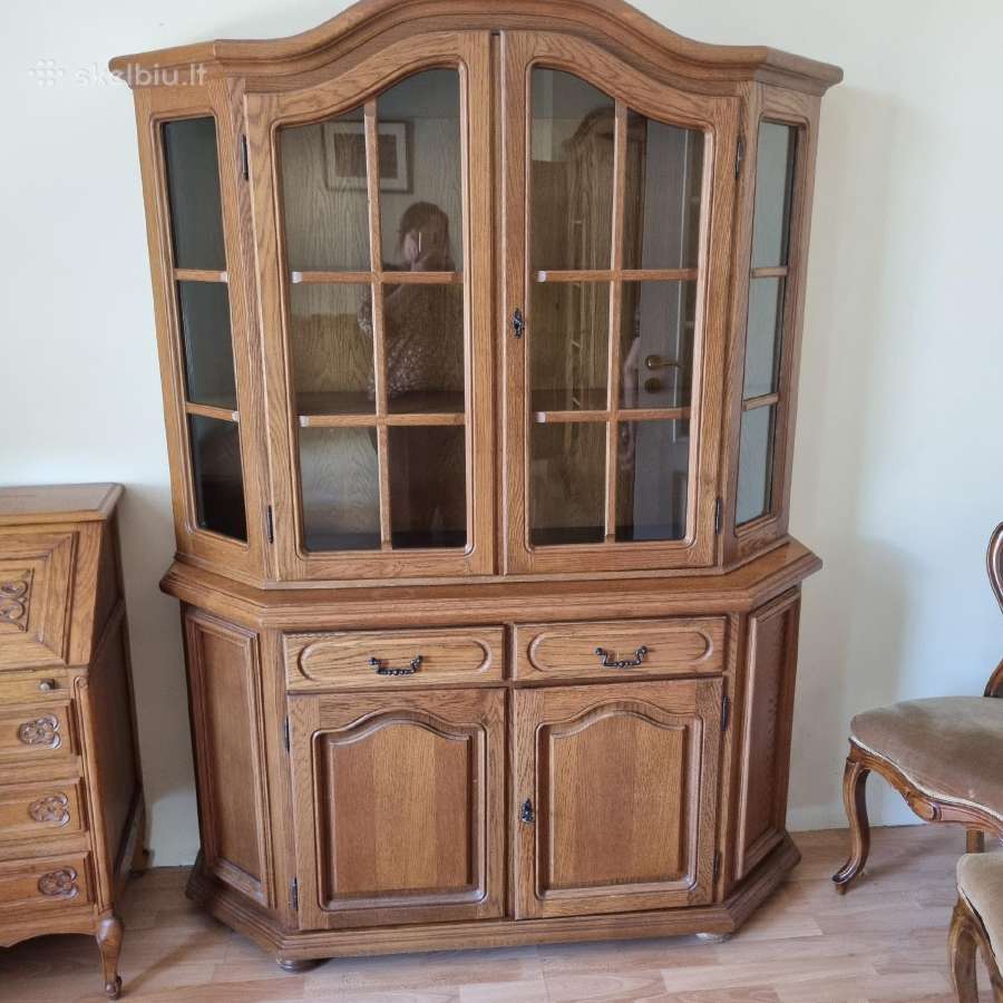 Retro stiliaus, sendinto ąžuolo indauja/bufetukas