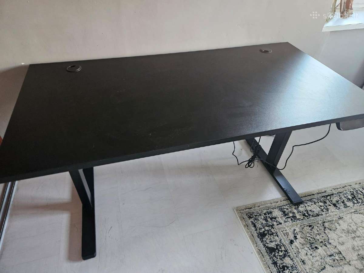 Elektrinis reguliuojamo aukščio stalas 150x75cm