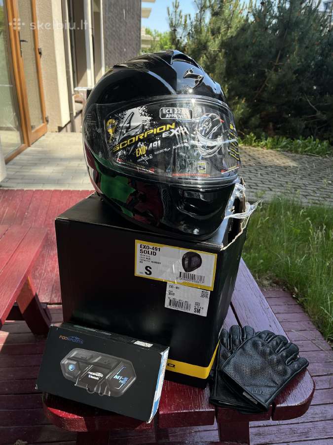 Scorpion exo-491 šalmas + pirštinės +garso sistema
