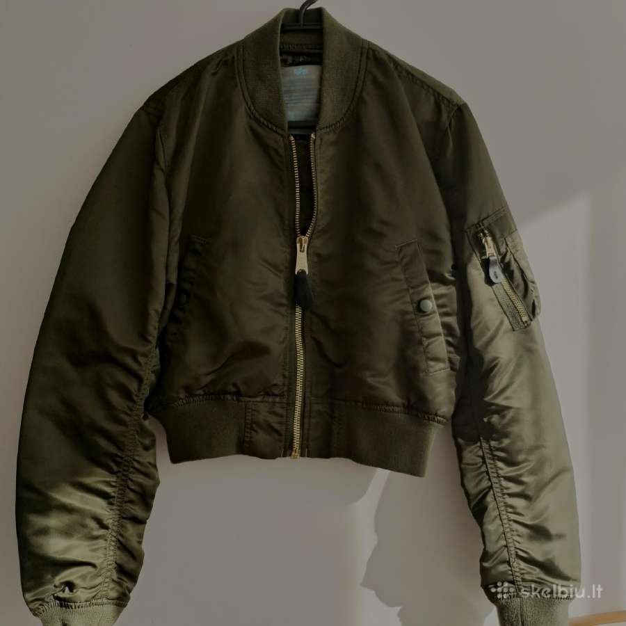 Parduodame Alpha Industries