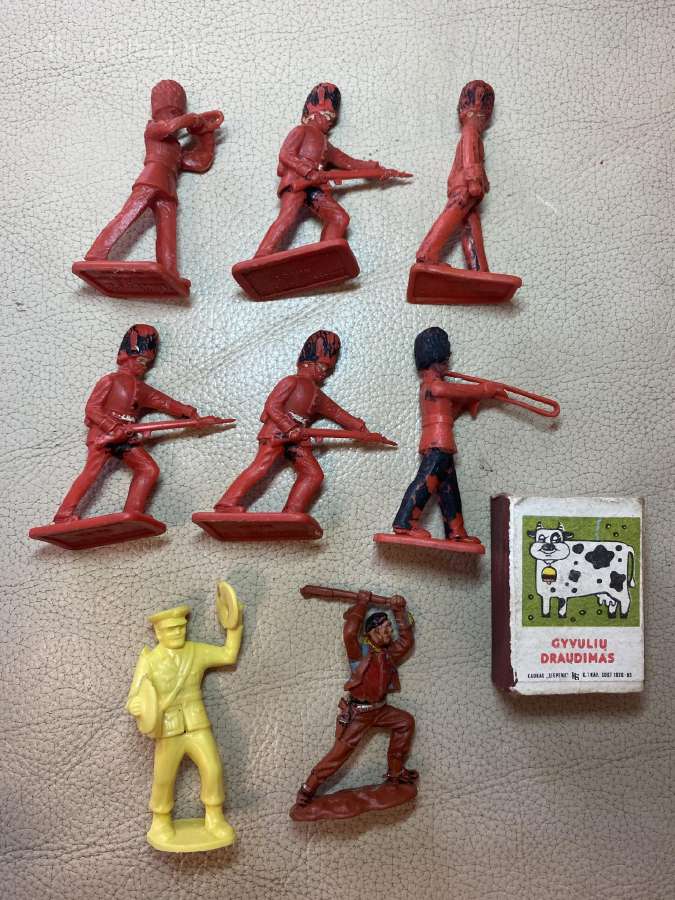 Kareiveliai Anglai plastikas