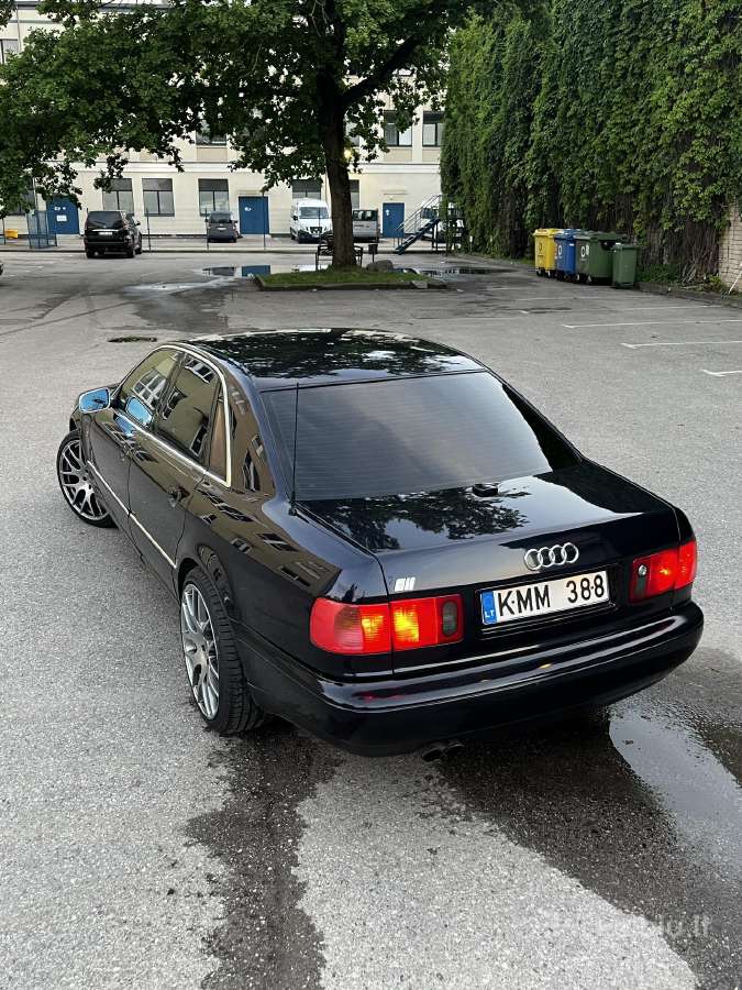 Audi S8 D2 1998m.