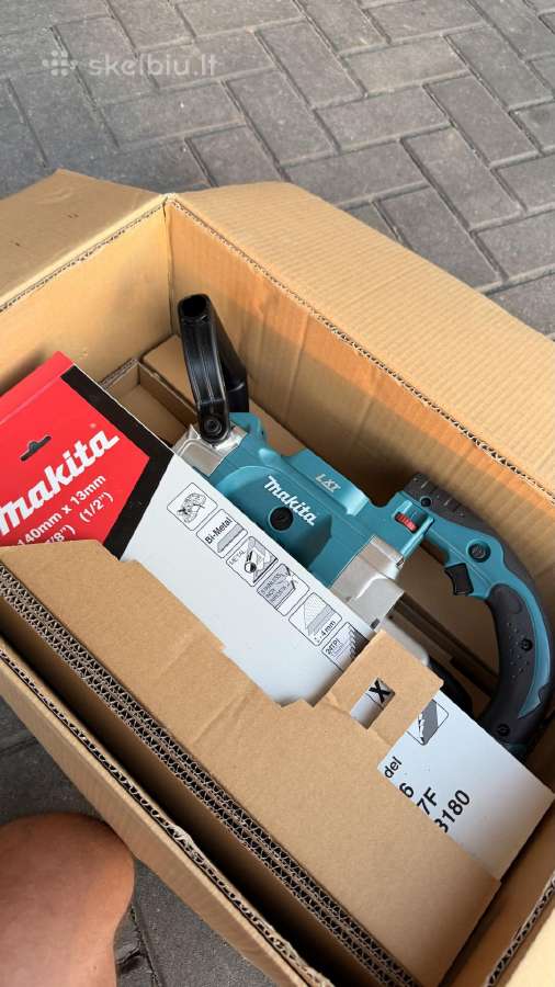 Makita Juostinis pjuktas Dpb180