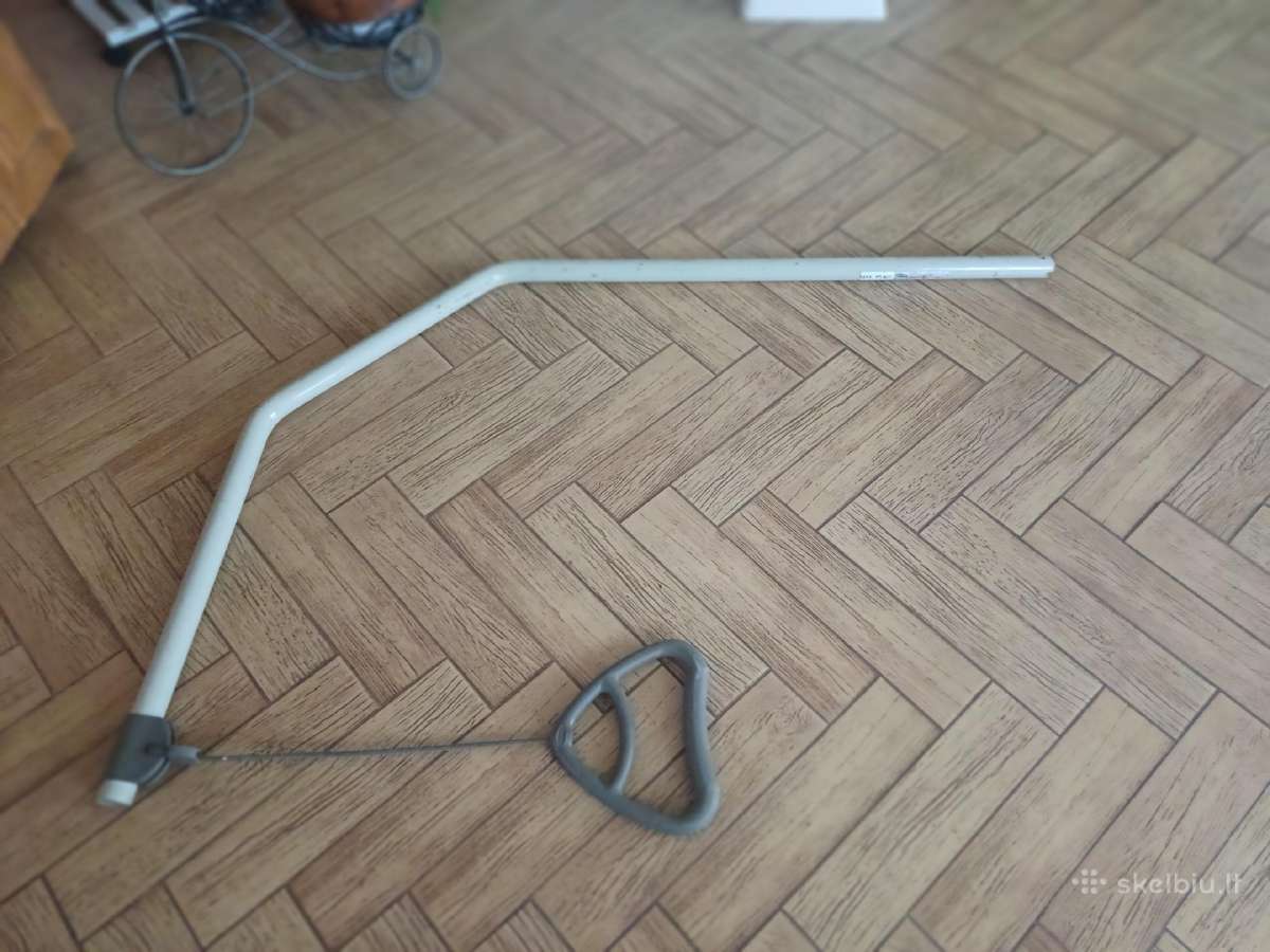 Rankena su stovu atsikelti